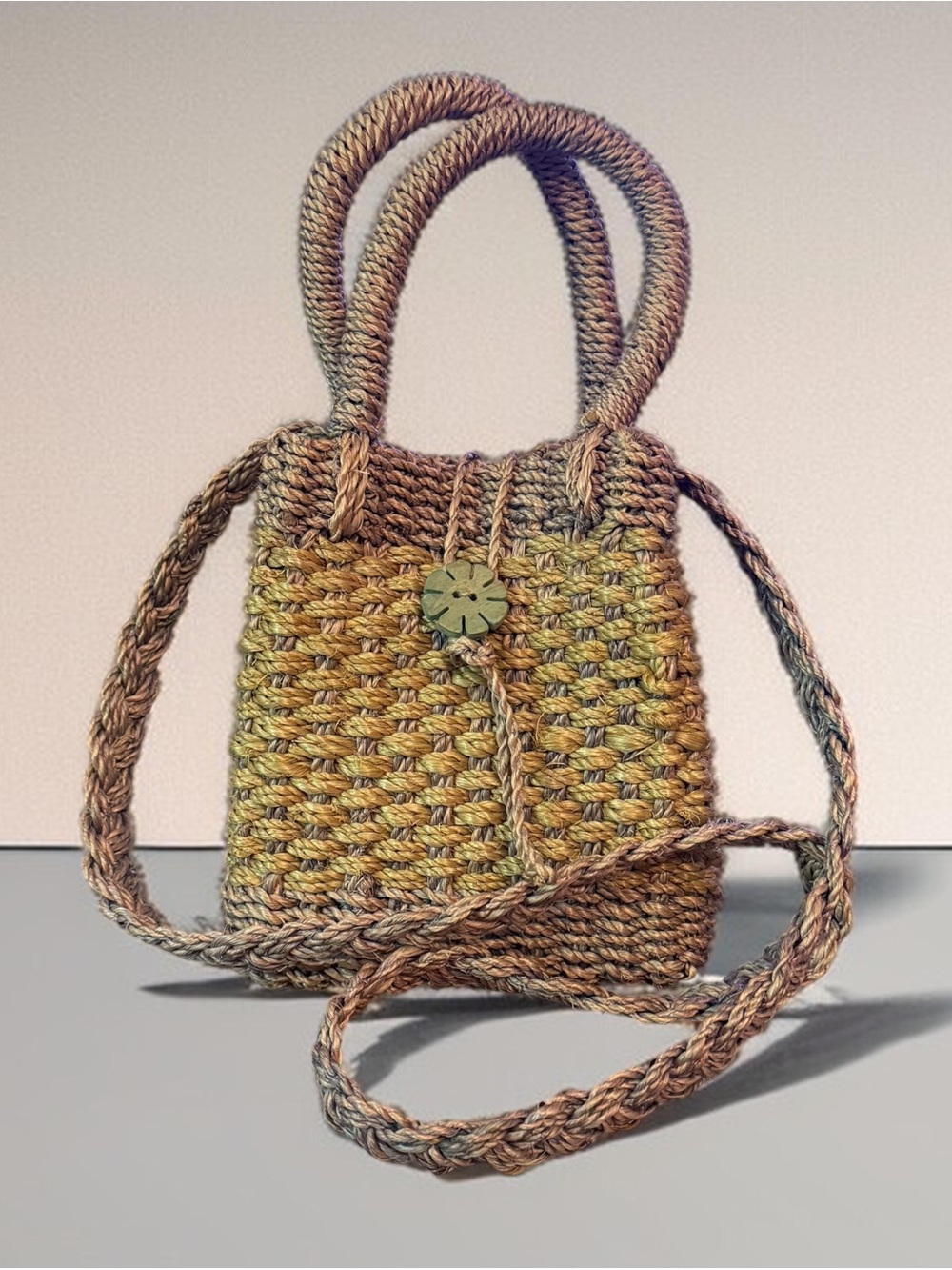 Woven small straw bucket bag